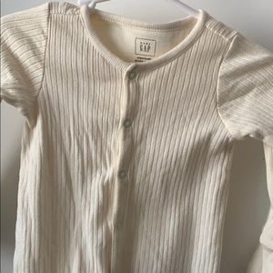 Organically grown cotton made footed onesie (GAP)